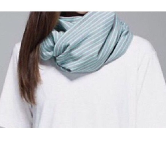 Lululemon Vinyasa scarf