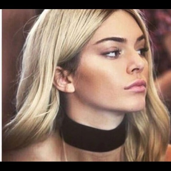 New in stock Black velvet thick choker! Order now!
