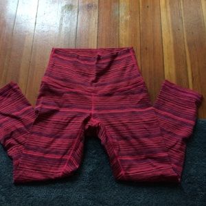 Lululemon Highrise Wunder under crop