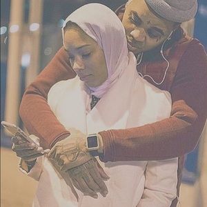 Meet your Posher, Dee