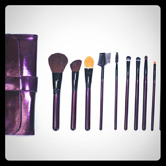 Brand New Crown Brush 12Pc Set