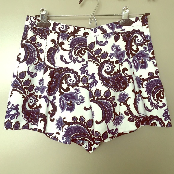 Patterned Shorts - Picture 1 of 2