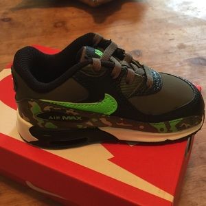 Nike air max . New in box. Children shoe.