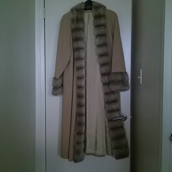 Coat - Picture 2 of 3
