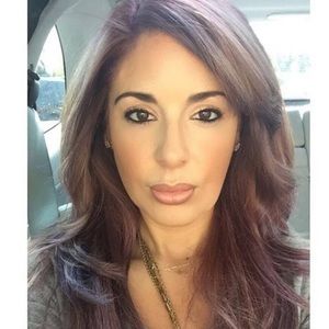 Meet your Posher, Adriana