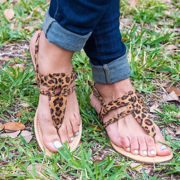 NWT Basic Black Braided Sandals - Picture 3 of 3