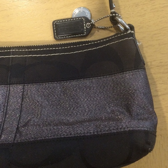 Small Coach Bag - Picture 2 of 4