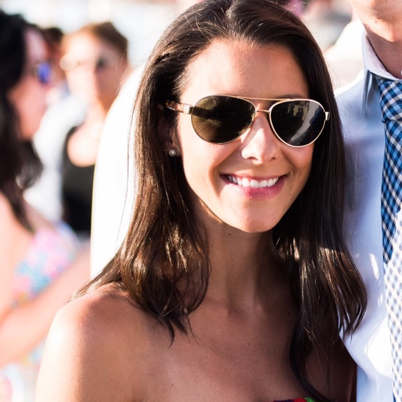 Meet your Posher, Julie - Picture 1 of 1