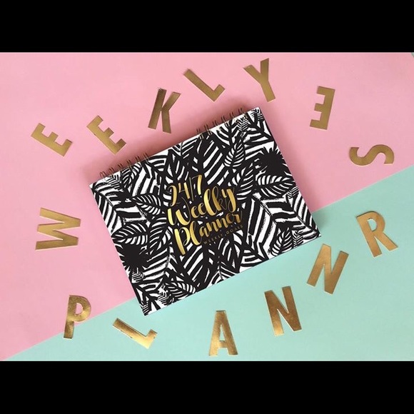 Weekly planner with gold foil. Organize your week