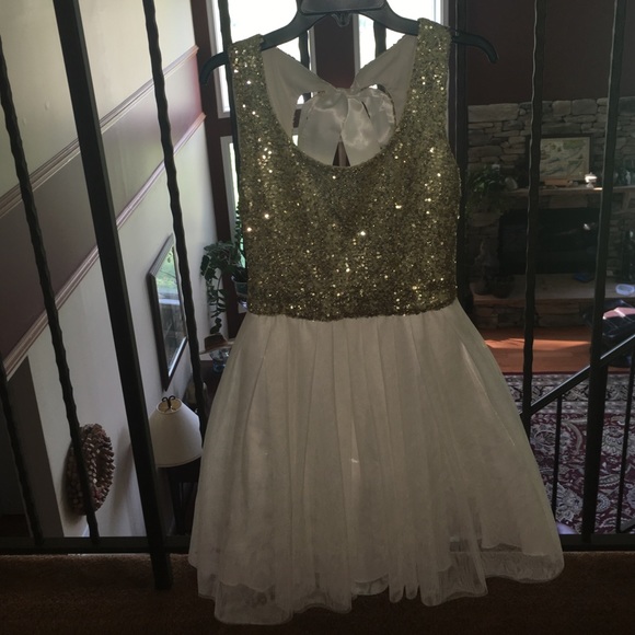 HOMECOMING DRESS SIZE 1/2