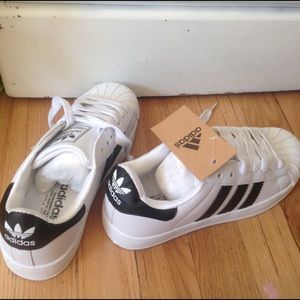 NEW Adidas Originals Superstar