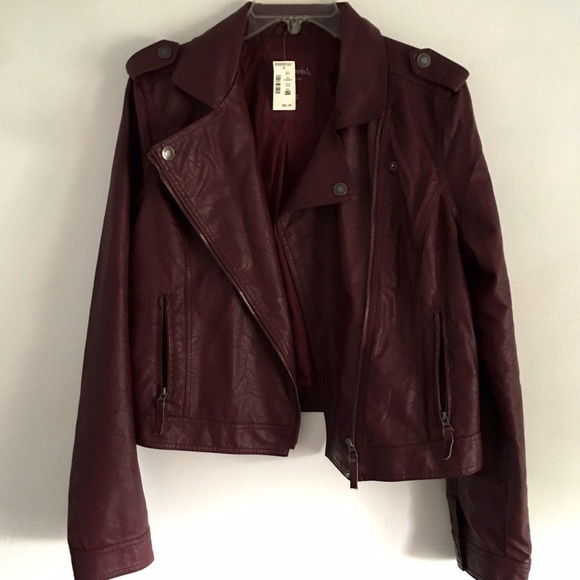 Pleather maroon jacket ✨