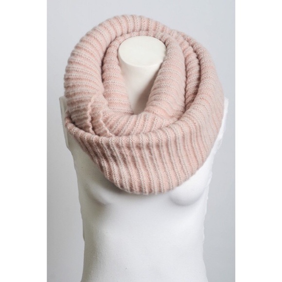 🎄1 HR SALE🎄 Ribbed Knit Infinity Scarf - Picture 2 of 3
