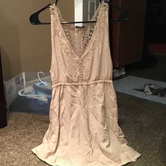 Earthbound shirt or short dress. Size small.