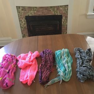 Adorable scarfs!