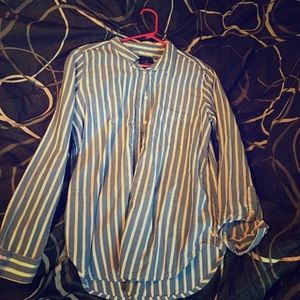 American Eagle long sleeve button up