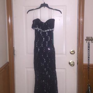 Dark blue prom dress. Size 3.