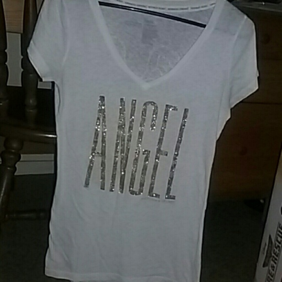 ANGEL V-NECK
