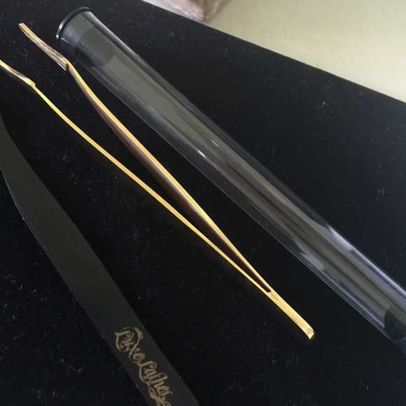 Lash applicators👌🏼great stocking stuffers!🎅🏼🎄 - Picture 2 of 3