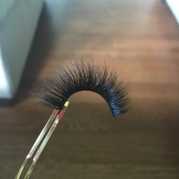 Lash applicators👌🏼great stocking stuffers!🎅🏼🎄 - Picture 3 of 3