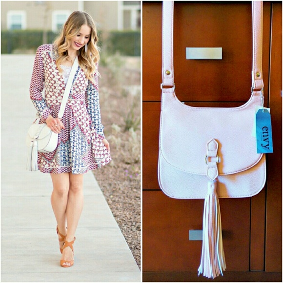 Blush Saddle Crossbody Bag Boho Tassels🎉HP - Picture 2 of 3