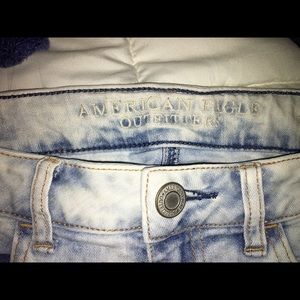 American Eagle Light Acid Wash Denim