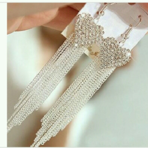 Stunning Australian Crystal Earrings-Gold - Picture 2 of 3