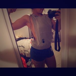 Belle&belle sleeveless hoodie