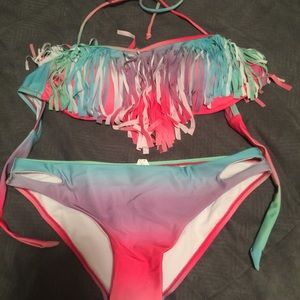 2 piece fringe bikini 👙