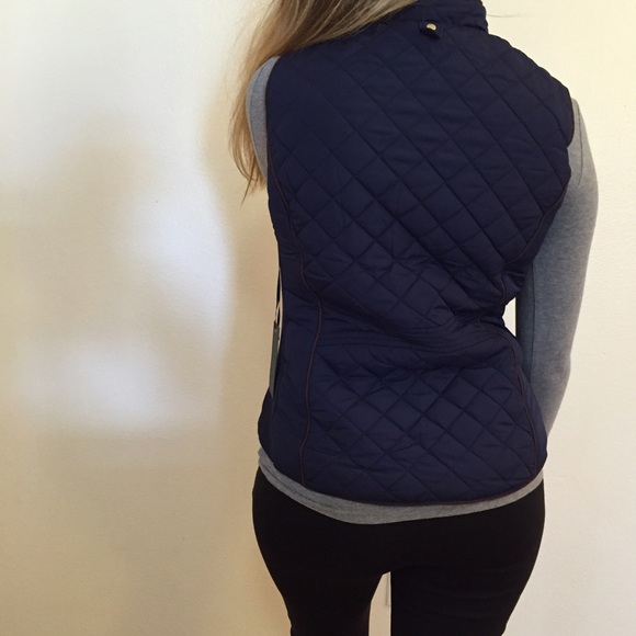 Quilted Faux Shearling Padded Vest - Picture 2 of 4