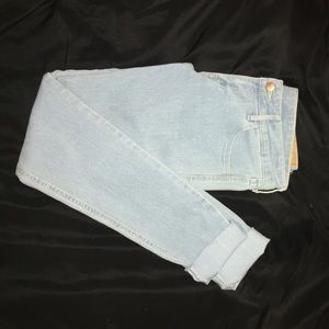 Light wash skinny jeans 👖