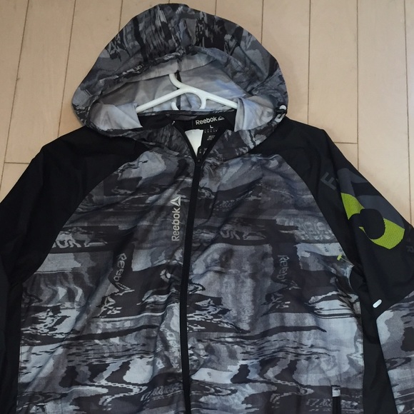 Reebok wind Breaker - Picture 4 of 4
