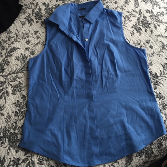Sleeveless blouse
