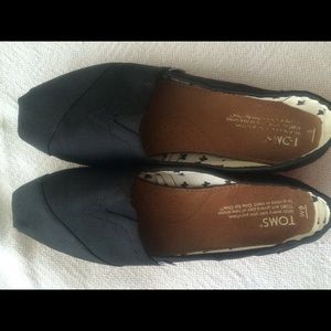 Toms Shoes