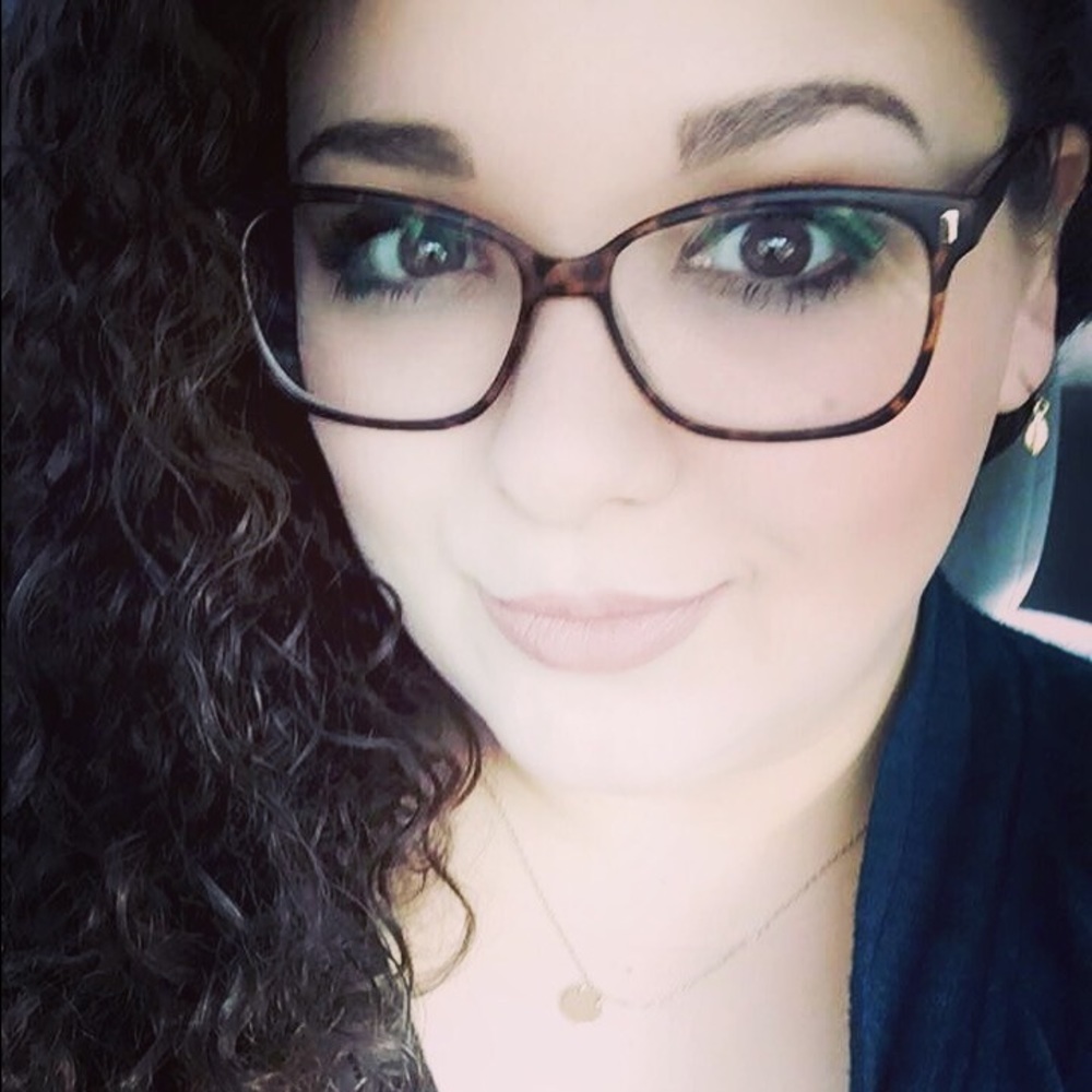 Meet your Posher, Nicole