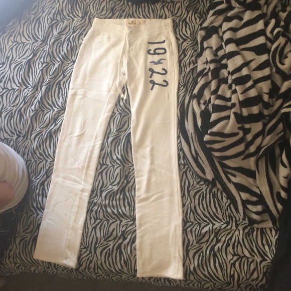 Hollister XS sweat pants.