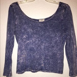 Acid wash 3/4 sleeve crop