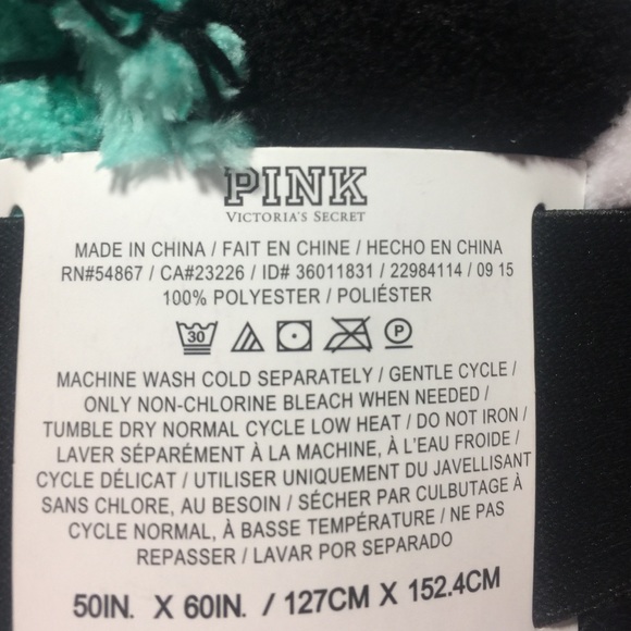 VS PINK fleece  SUPER SOFT BLANKET NWT💕 - Picture 3 of 3