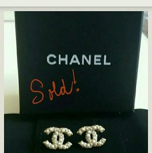 Authentic Chanel CC Logo Pearl Earrings