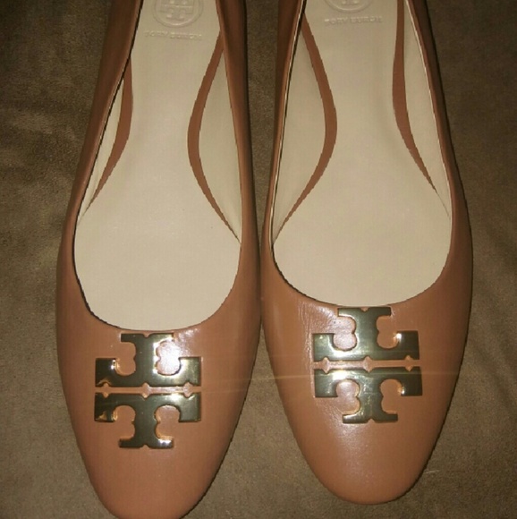 SOLD....Tory burch flats (eby:krmckw)