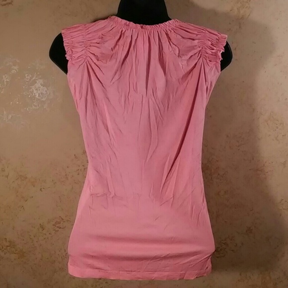 bebe Sleevless V NeckTop - Picture 2 of 3