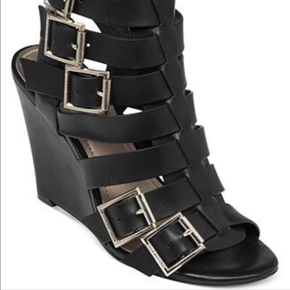 Vince Camuto Martez