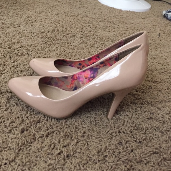 Tan heels