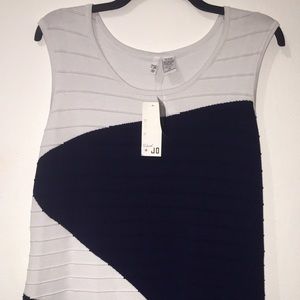 Beautiful curve hugging dress!