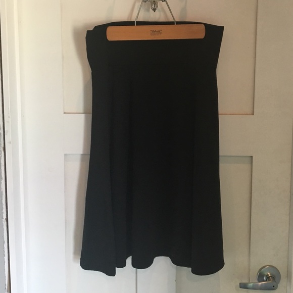 Lularoe azure skirt size large. Never worn