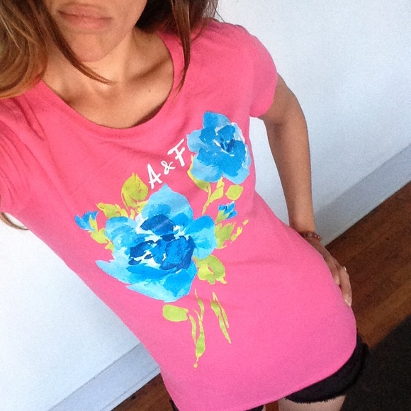 Abercrombie flower tee