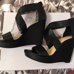 Black wedges