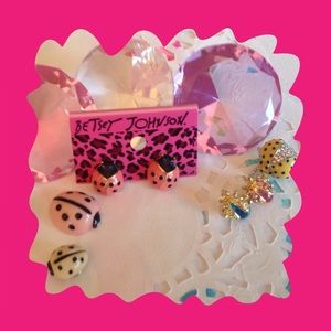 BJ PINK LADYBUG STUD EARRINGS 🐞🐞🐞