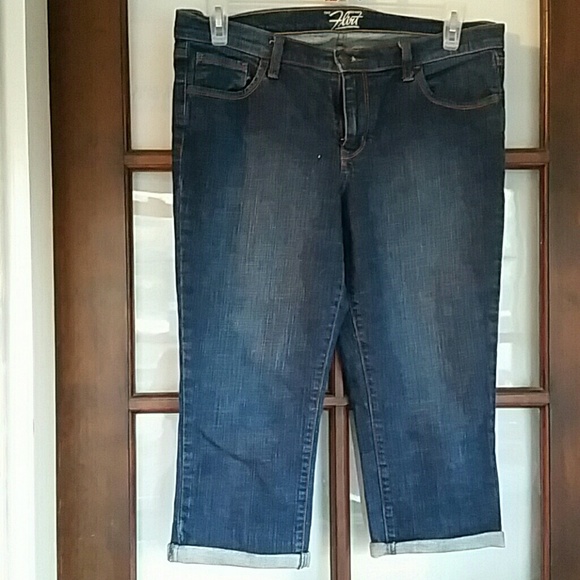 Old navy size 12 flirt capri's