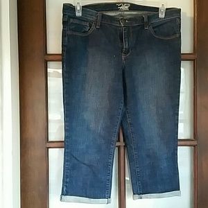 Old navy size 12 flirt capri's